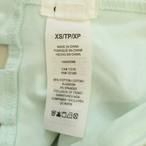 Garage CropTop - Picture 4 of 5